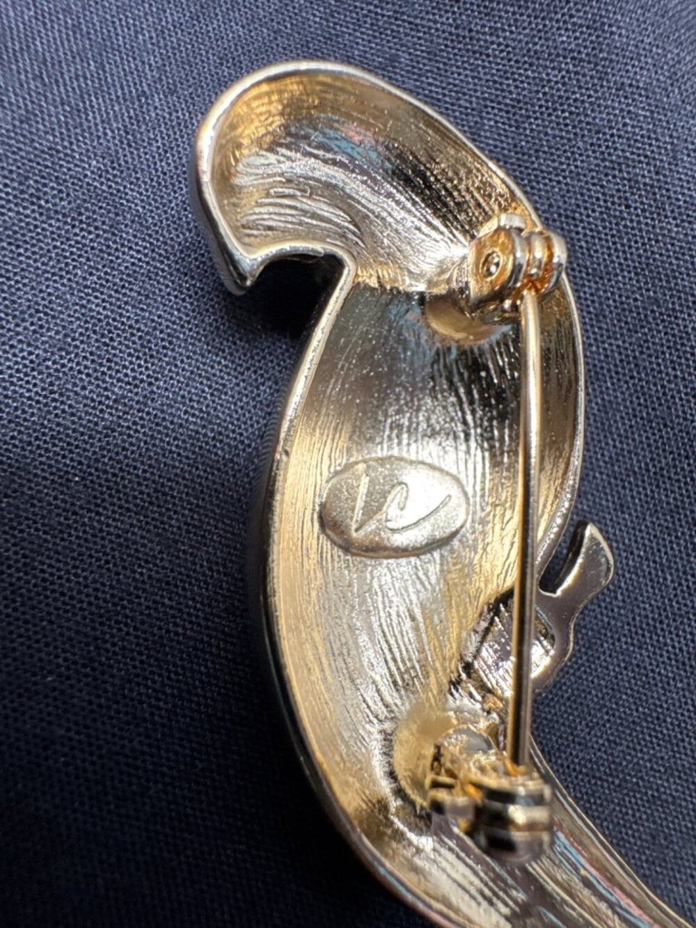 Vintage Liz Claiborne Gold-Tone Parrot Brooch With Blue & Green Enamel Accents S - Picture 5 of 5